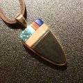 ホピ　Sonwai　Swell　Inlay　18Kt　Wood&Coral…　Pendant