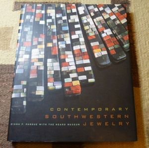 画像1: 古洋書写真集　「CONTEMPORARY SOUTHWESTERN JEWELRY」　2007年発行ハードブックカバー付き