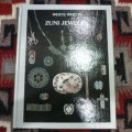 古洋書　「WHO'S WHO IN ZUNI JEWELRY」　1980年発行ハードブック