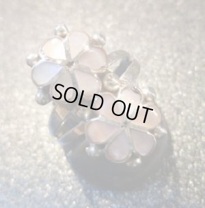 画像1: ズニ　インレイ　ピンクシェル　ダブルフラワーリング12号