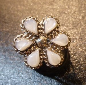 画像1: ズニ　Carol ・Lateyice　クラスター　マザーオブパール　リング15号