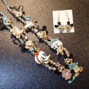 画像1: ズニ　Andrea・Lonjose　インレイ　ディズニーオールキャラクター　ネックレス&ピアスセット約68cm