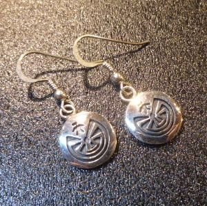 画像1: ホピ　Lucion・Koinva　オーバレイ　メイズ　ぶら下がりフックピアス