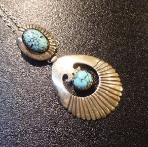 画像1: ホピ　Lewis・Lomay　70S　インゴッドシルバー　ターコイズ付　ダングルTOP