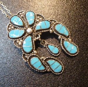 画像1: ズニ　Susie・Lowsayatee　インレイ　ターコイズ　フラワー　ナジャTOP