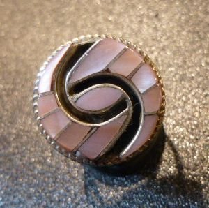 画像1: ズニ　Amy・Wesley　インレイ　ピンクシェル　リング17号