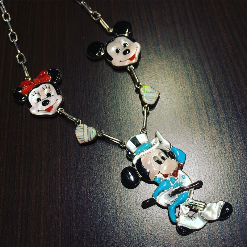ペンダントトップインレイのZuni ミッキーマウスペンダント商品
