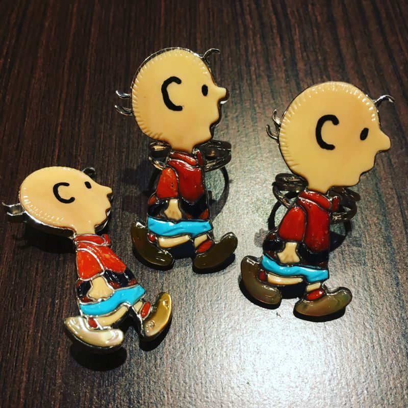 人気キャラクターをモチーフにしたズニ族 Andrea Lonjose 作チャーリーブラウンリング新入荷 インディアンジュエリー クラフト専門店 Pineridge パインリッジ です